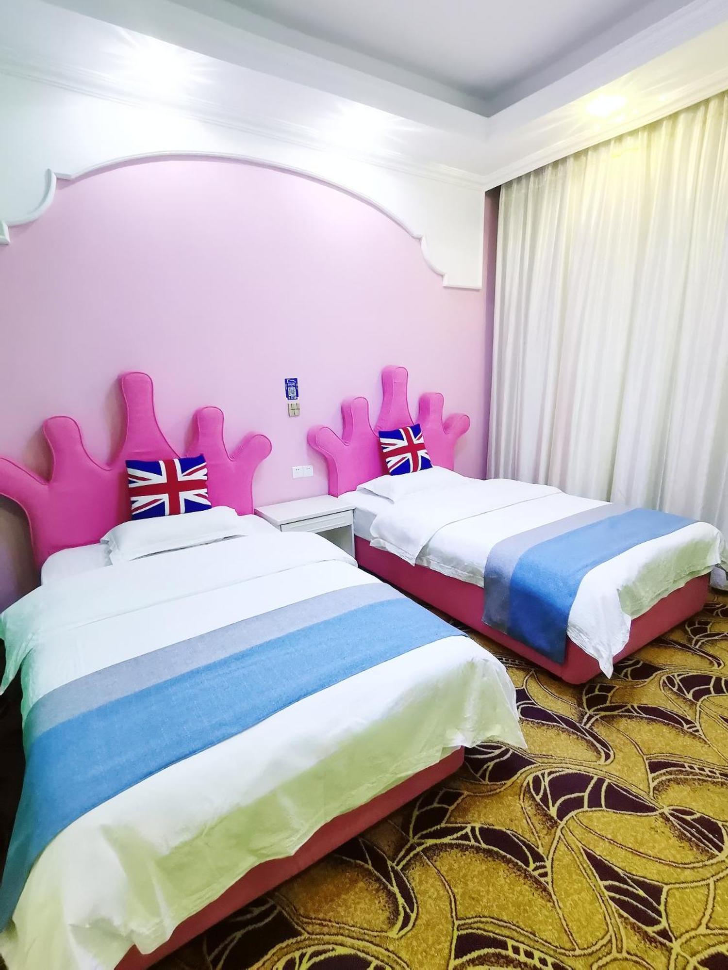 Emeishan Moon Bay Hotel Exterior photo
